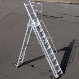 Mobile foldable ship ladder for aicraft maintenance Lightweight foldable mobile step ladder and platform for aicraft maintenance.